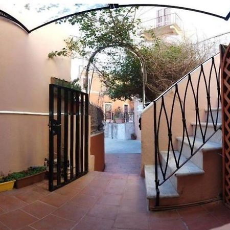 Locanda Genovese 20 La Maddalena  Buitenkant foto