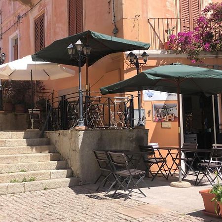 Locanda Genovese 20 La Maddalena  Buitenkant foto
