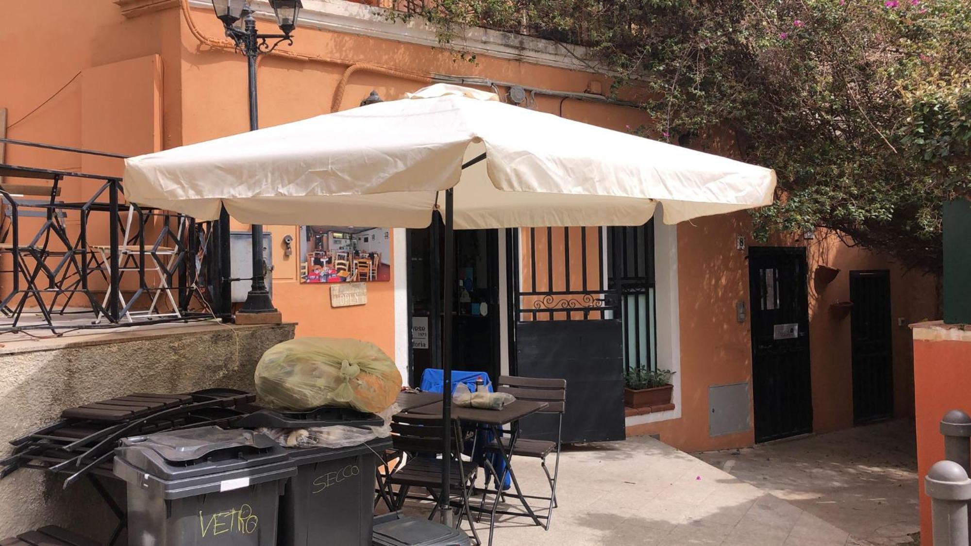 Locanda Genovese 20 La Maddalena  Buitenkant foto