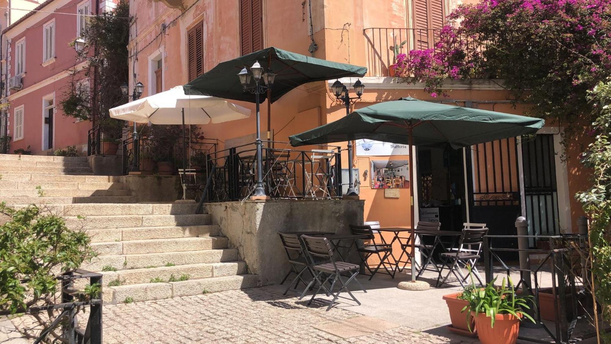 Locanda Genovese 20 La Maddalena  Buitenkant foto